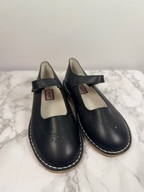 L'Amour Girls Classic Perforated Leather Mary Jane size 3